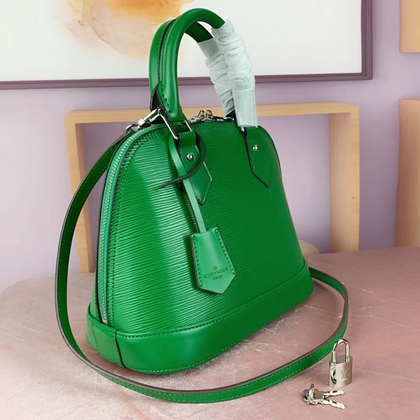 ルイヴィトンバッグ背面デザイン